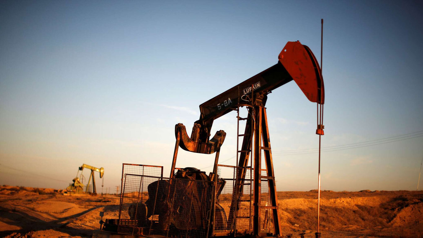 Россия нефт қазиб олишни қисқартиради