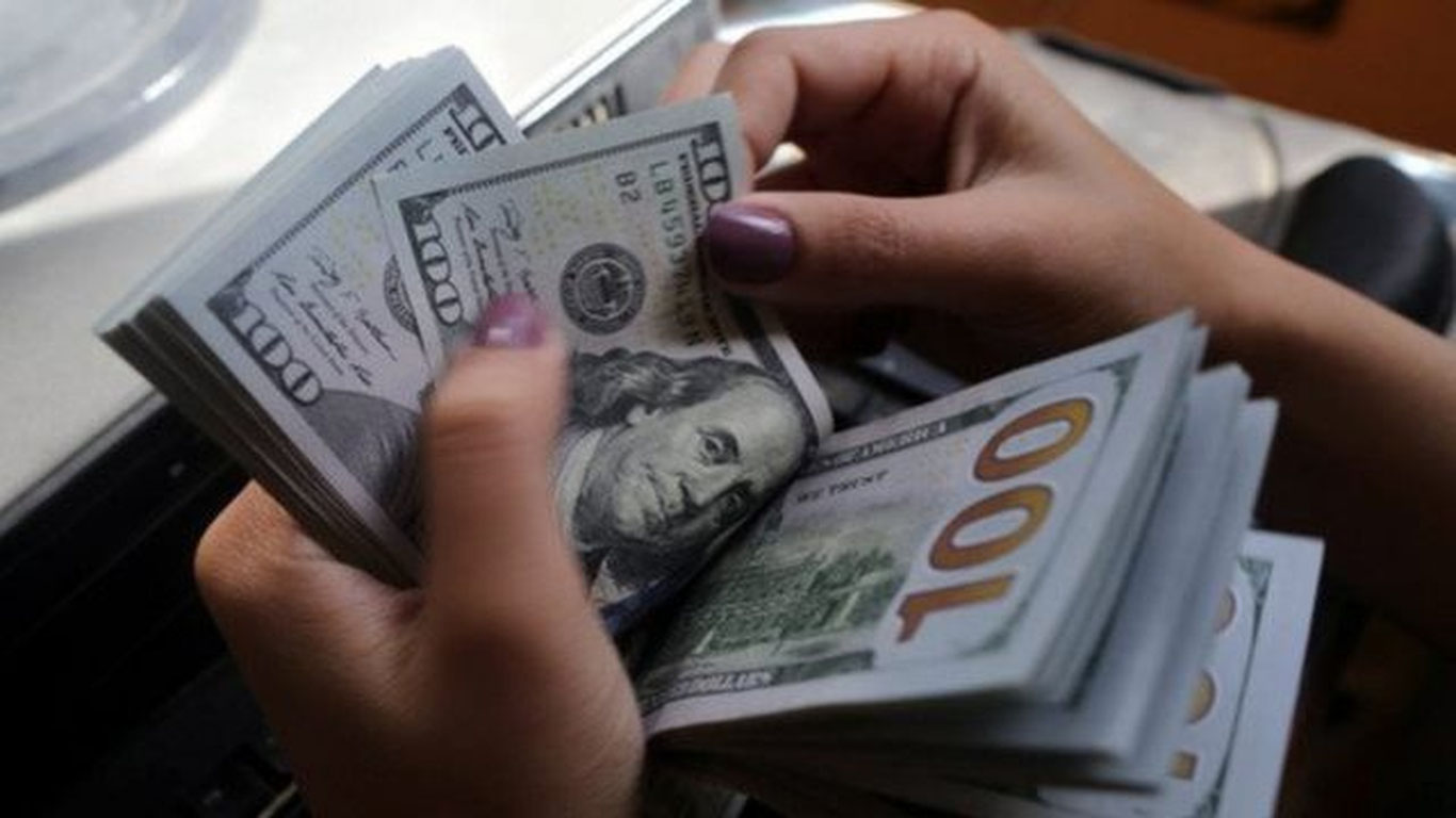 Dollar kursi "quladi"