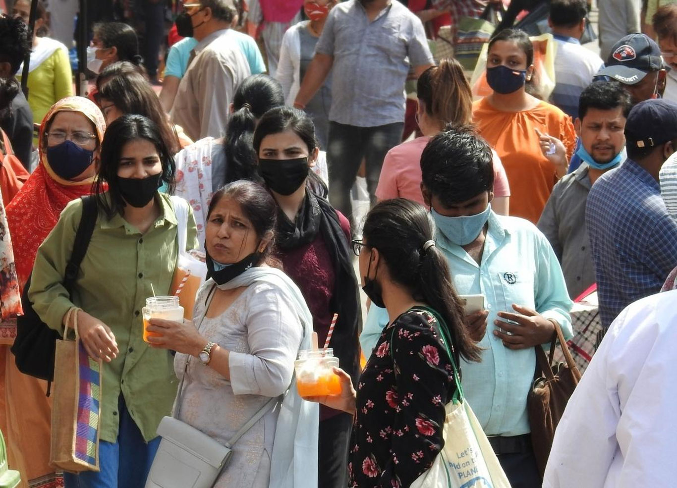 Dehli majburiy niqob rejimiga qaytdi