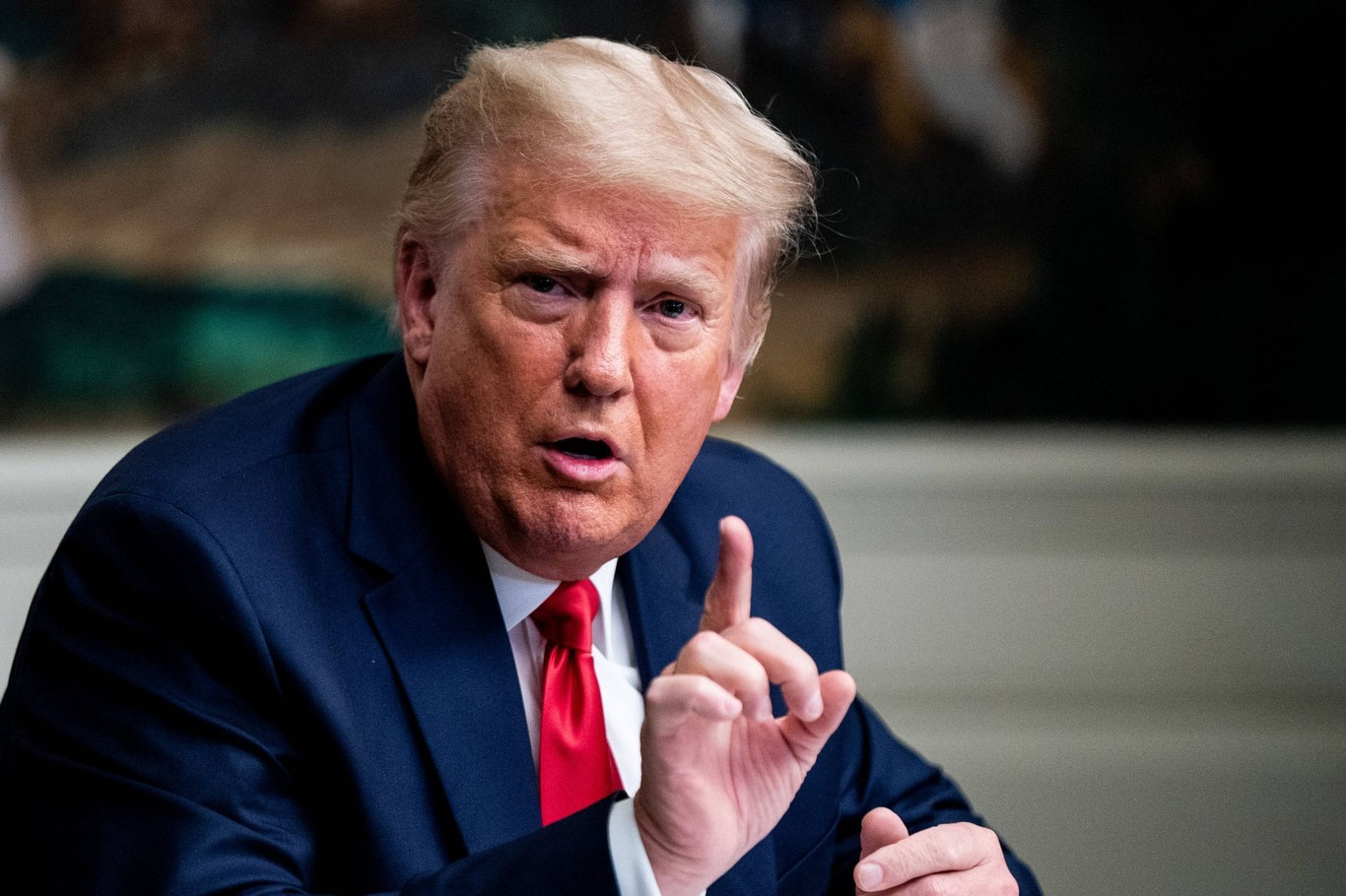 Трамп: АҚШни Си Цзиньпинга ўхшаш кучли етакчи қутқаради