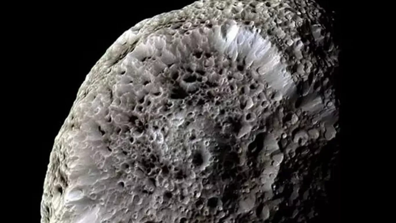 Olimlar muzliklarning harakatini Saturn yo‘ldoshi orqali o‘rganmoqchi