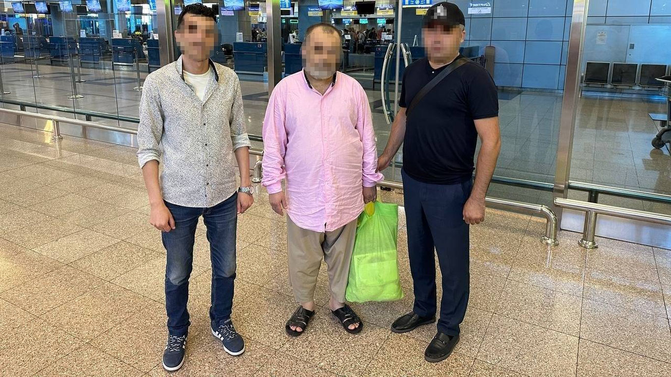 Xalqaro qidiruvga berilgan jinoyatchi Misrdan O'zbekistonga olib kelindi