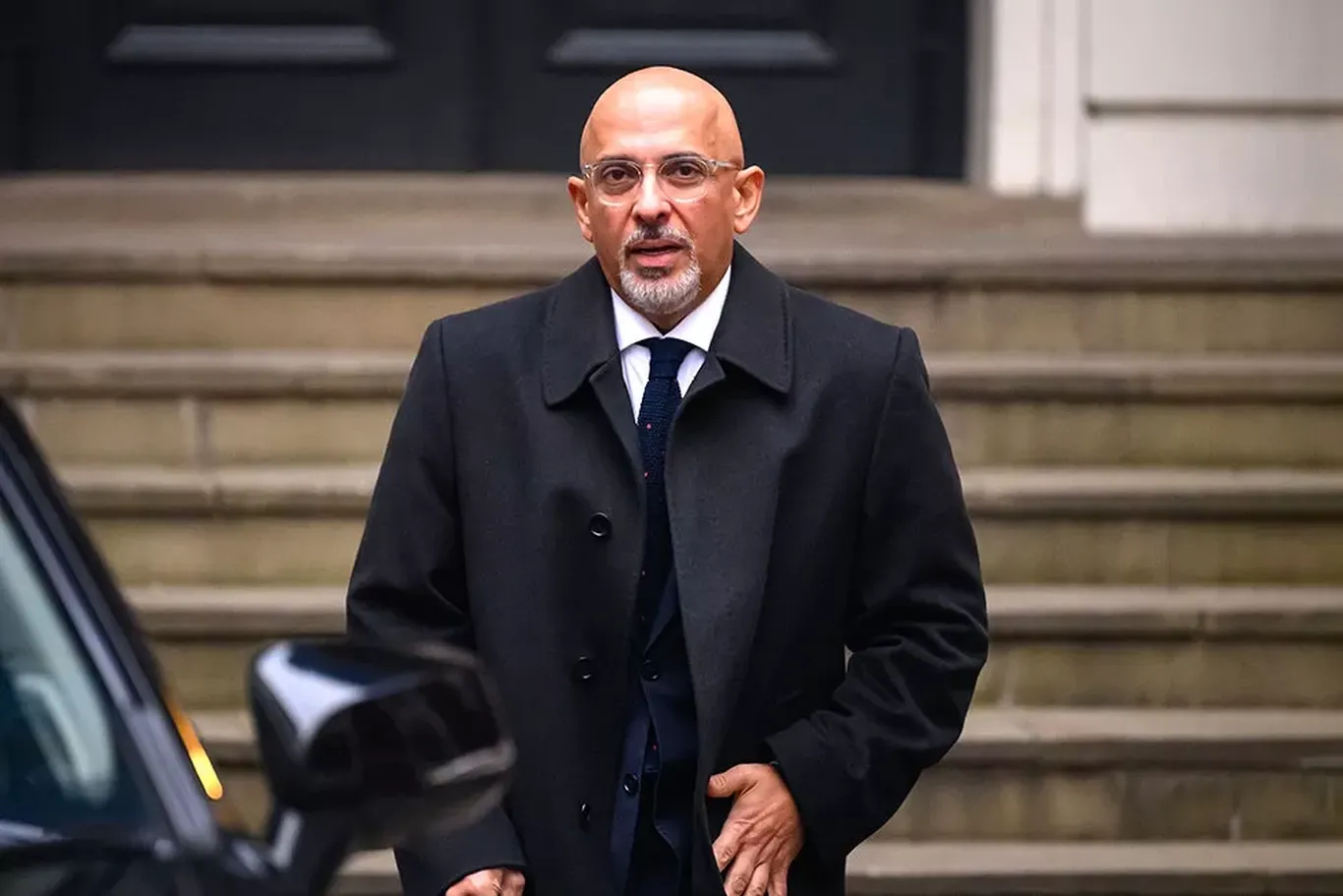 Британия Бош вазири ўз дўстини ишдан бўшатди