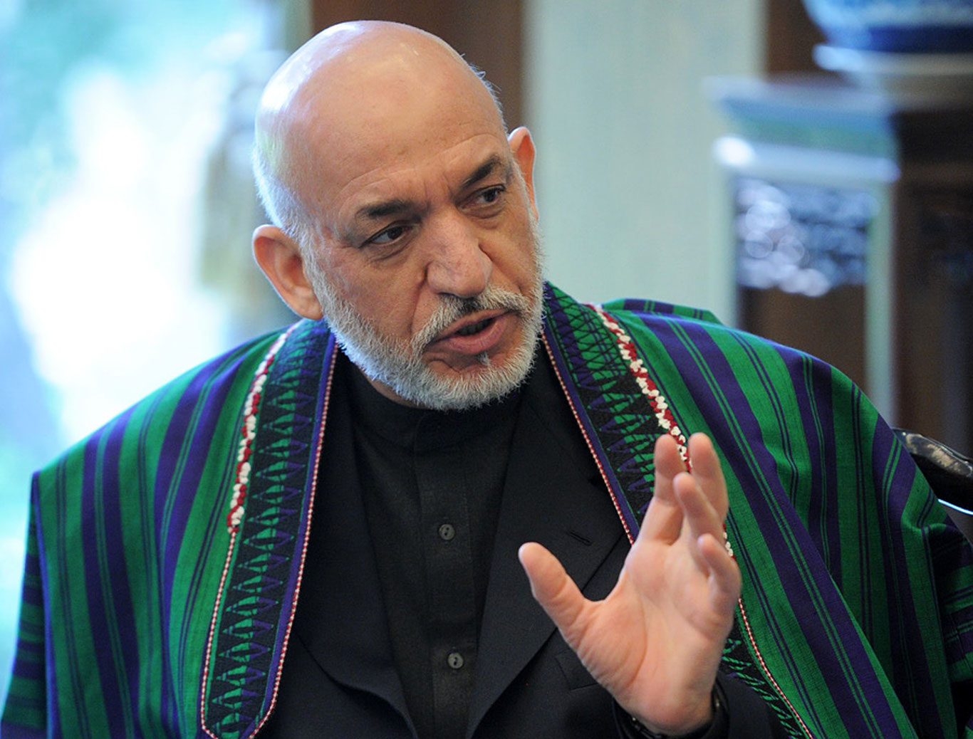 Ҳамид Карзай Афғонистондаги вазиятда АҚШни айблади