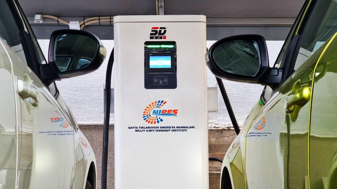 Toshkentda elektromobilni tezkor quvvatlaydigan yangi stansiya oʻrnatildi