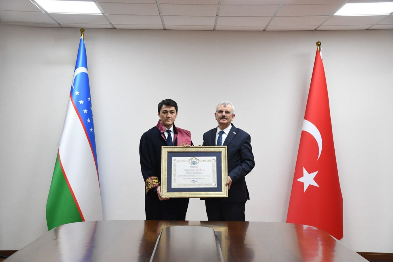 Yangi vazir Turkiya universiteti faxriy professori bo‘ldi