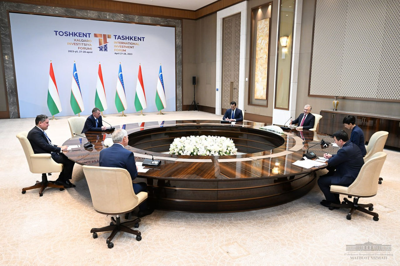 Prezident Vengriya iqtisodiy rivojlanish vaziri va Saudiyaning “ACWA Power” kompaniyasi boshqaruvi raisi bilan uchrashdi