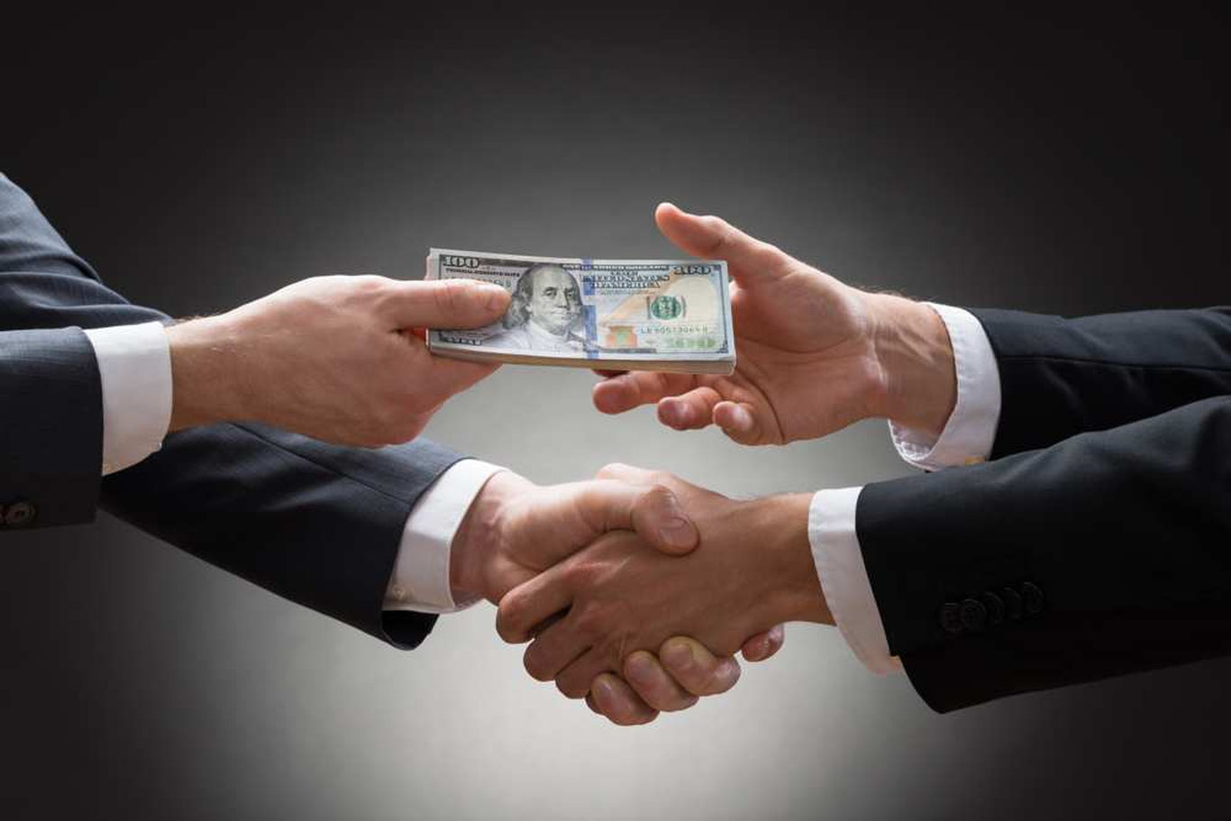 Buxoroda 2 nafar fuqaroni Janubiy Koreyaga ishga yuborish uchun salkam 10 ming dollar so‘ragan firibgar ushlandi