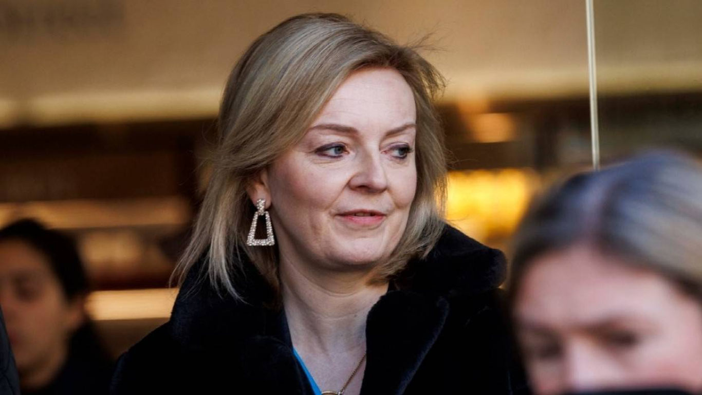 Liz Trassning telefoni josuslik dasturi orqali buzib kirilgan bo‘lishi mumkin