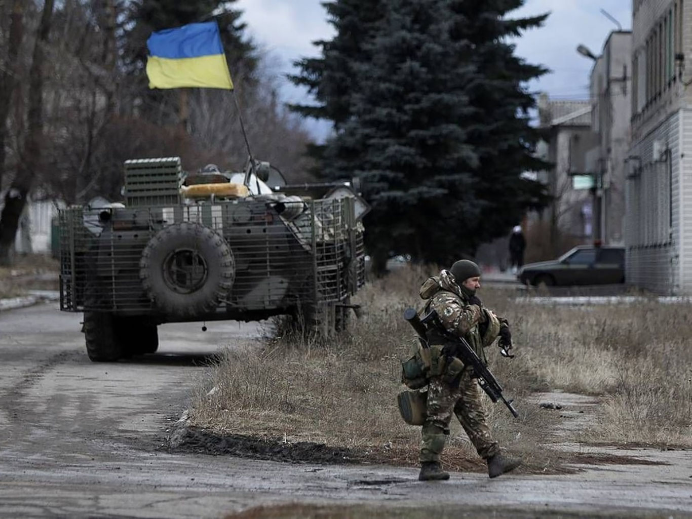 НАТО кучлари Украина низосидан сабоқ олаётгани маълум қилинди