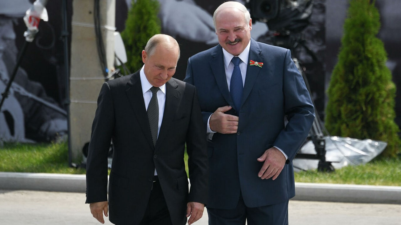 Lukashenko “katta og‘asi”ning yoniga boradi