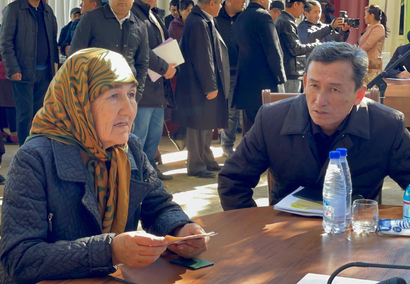 Асфальт бўлган йўллар, иш билан таъминланган аёллар ва бепул йўлланмалар