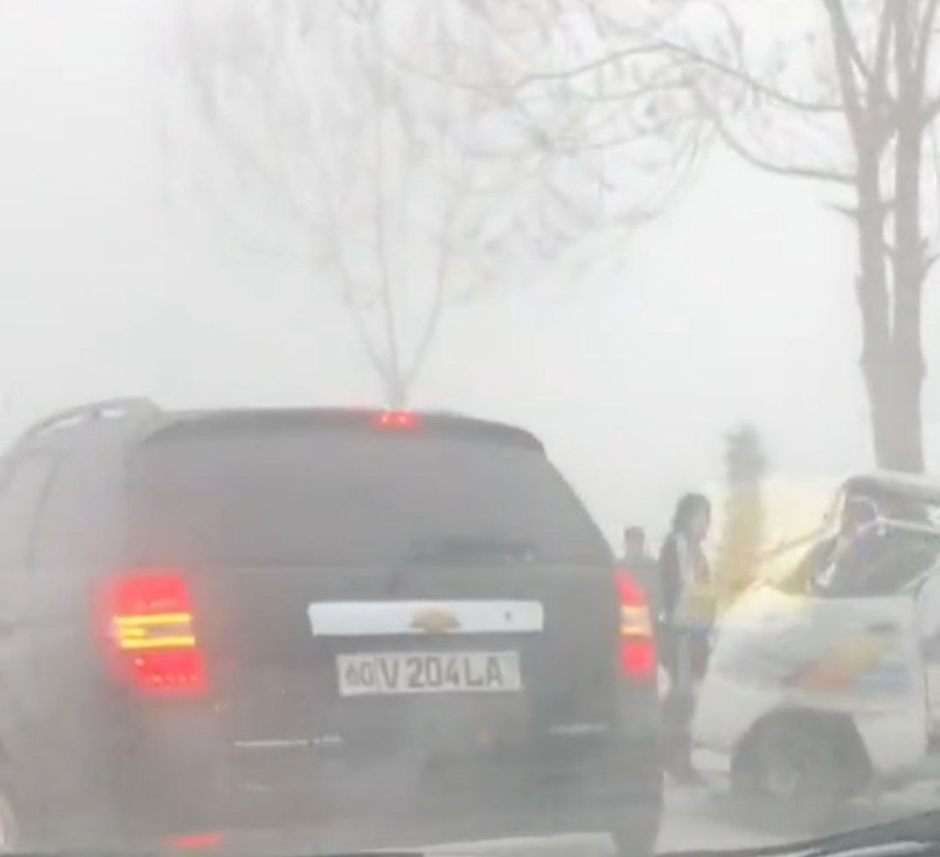 Andijonda tuman sabab 10 ga yaqin mashina YTHga uchradi