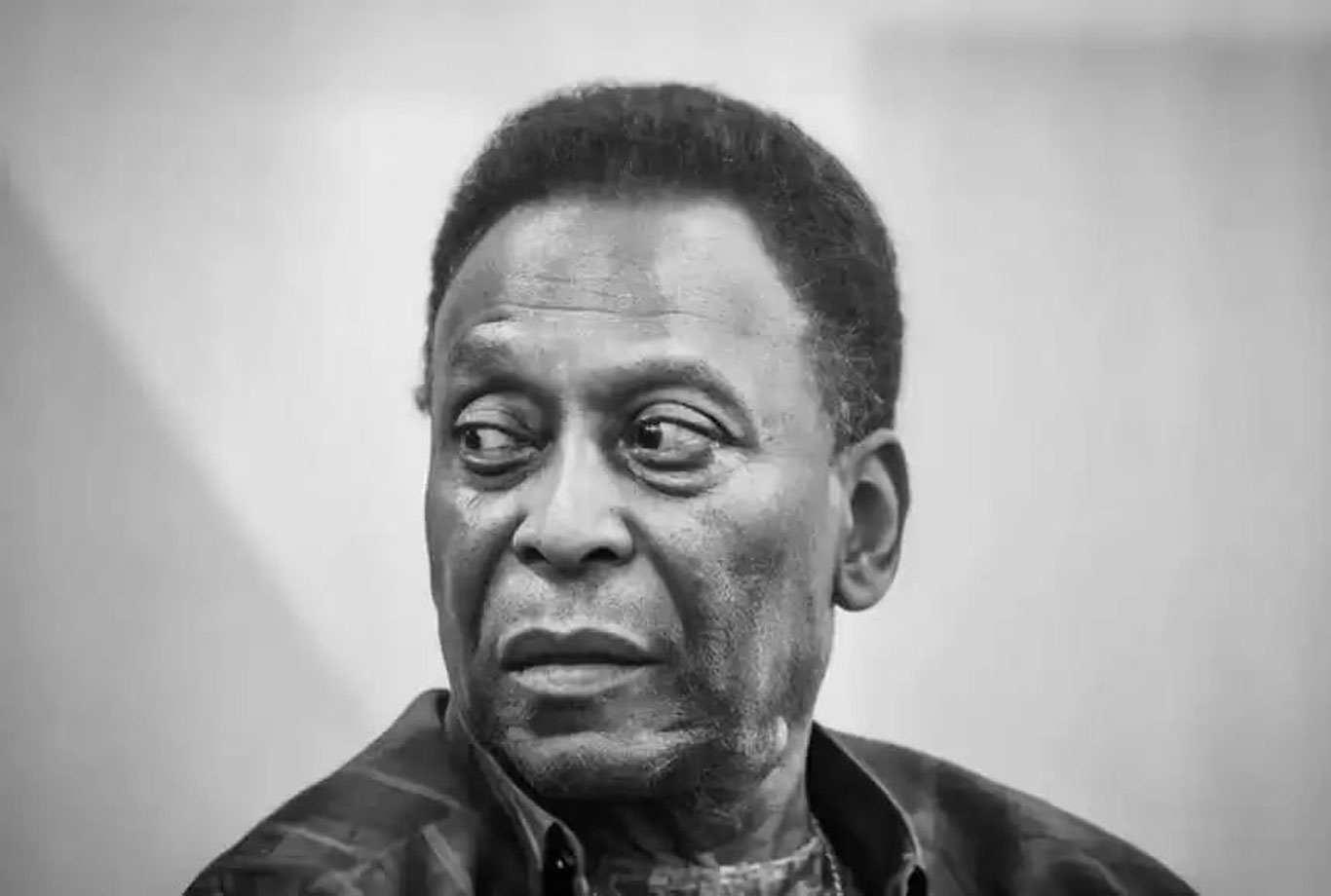 Бразилияда Пеленинг вафоти муносабати билан Бразилияда 3 кунлик мотам эълон қилинди