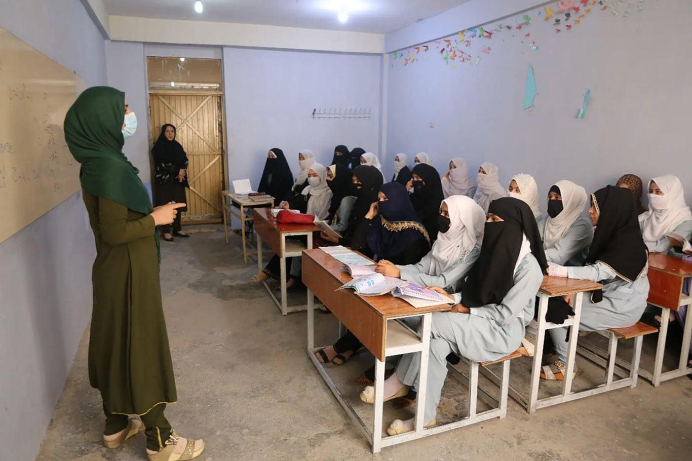 Gutterish afg‘on ayollarini taʼlimga qaytarishga chaqirdi