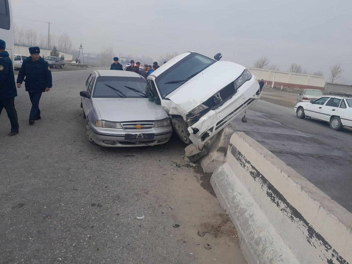 Samarqandda 2 ta Nexia YTHga uchradi