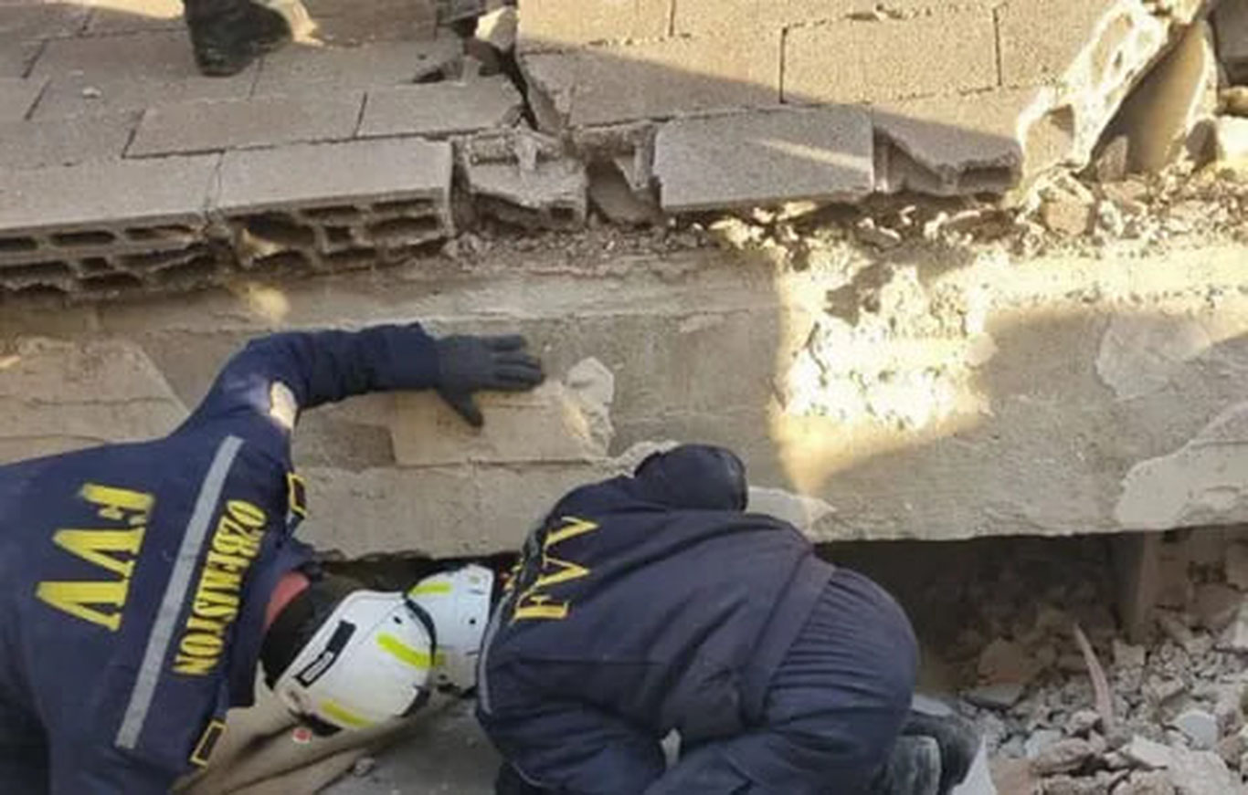 Zilzilada bedarak yo‘qolgan hamyurtimiz tirik holda topildi