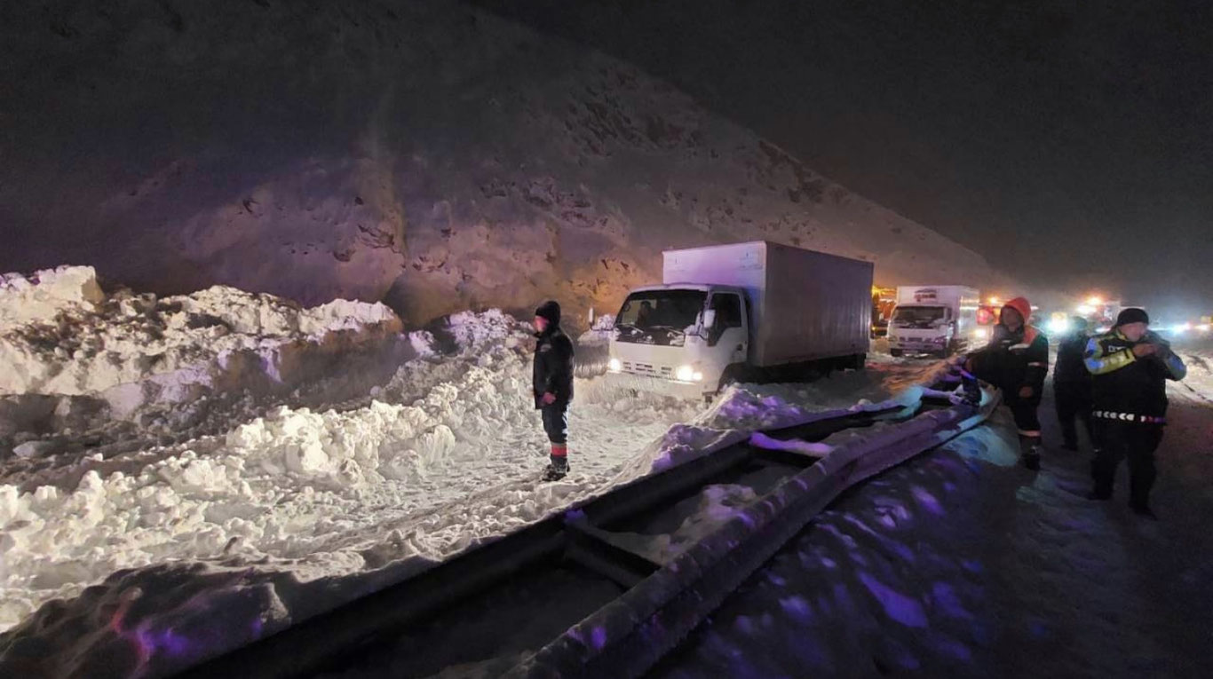 "Перевал"да қор кўчди