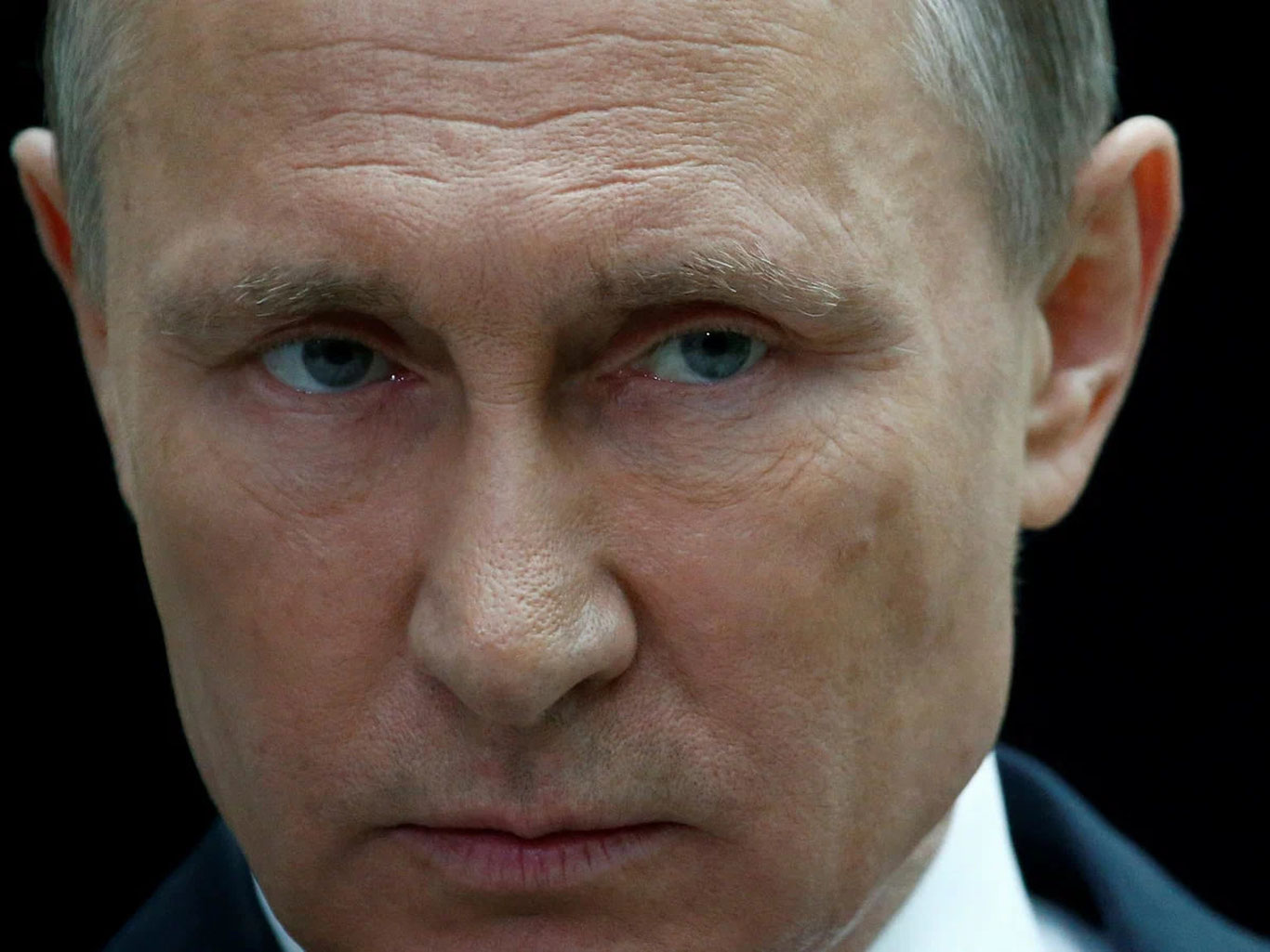 Дания қироличаси: Путиннинг кўзидек совуқ кўзларни кўрмаганман