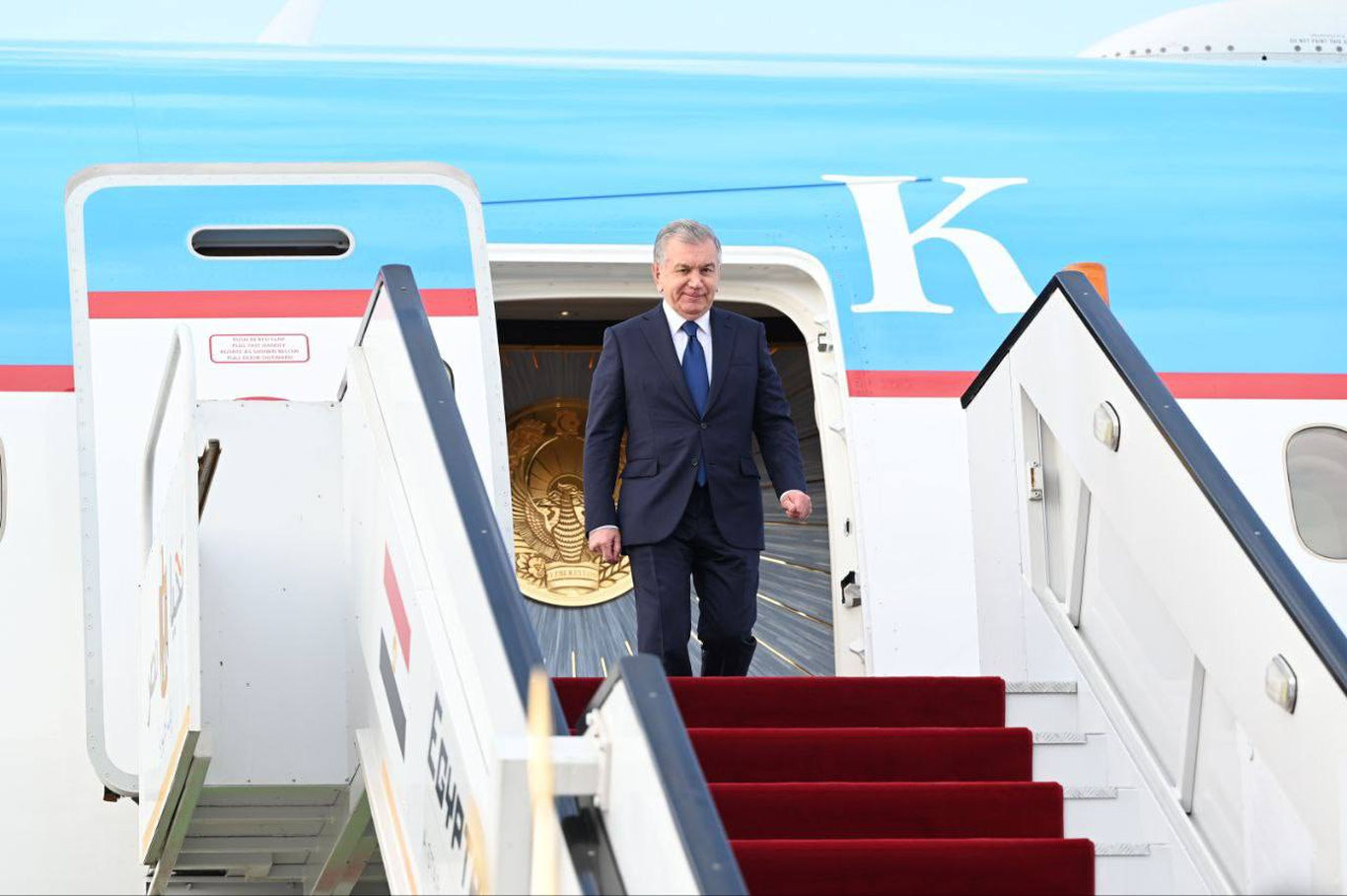 Шавкат Мирзиёев Қоҳирага етиб борди