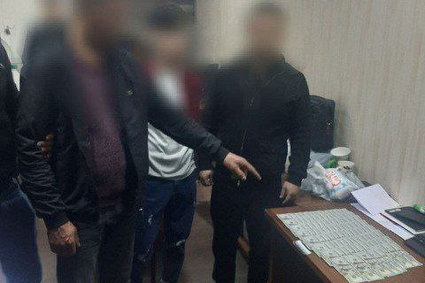 Samarqandda 10 ming dollarlik “opiy” sotayotgan shaxs ushlandi