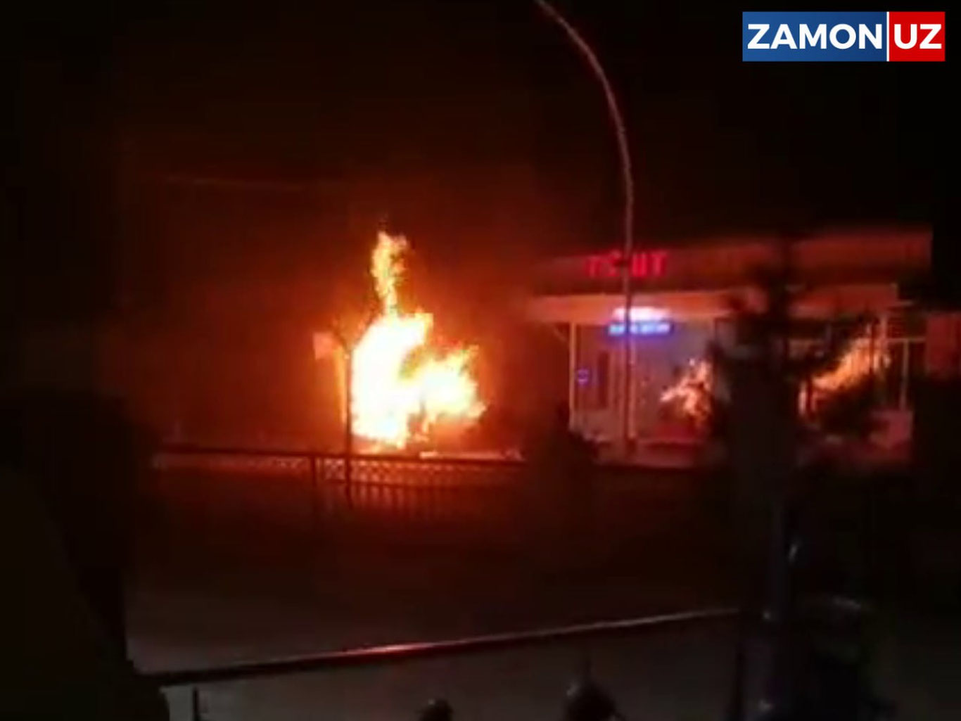 Андижонда «Матиз» ёниб кетди