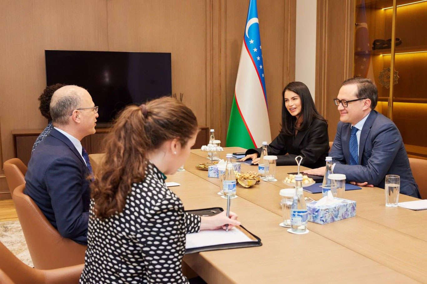 Ўзбекистонда YouTube монетизацияси бўйича муаммо кўриб чиқилади