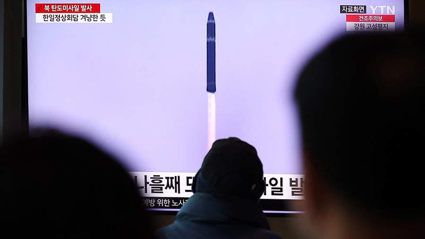 Shimoliy Koreya yana Yaponiya tomonga ballistik raketa uchirdi