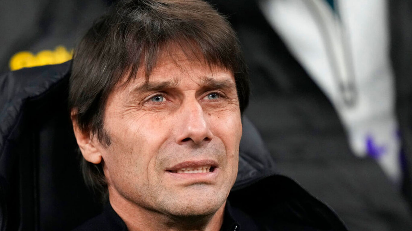 Futbolchilar bilan kelisholmagan Konte London klubidan ketdi