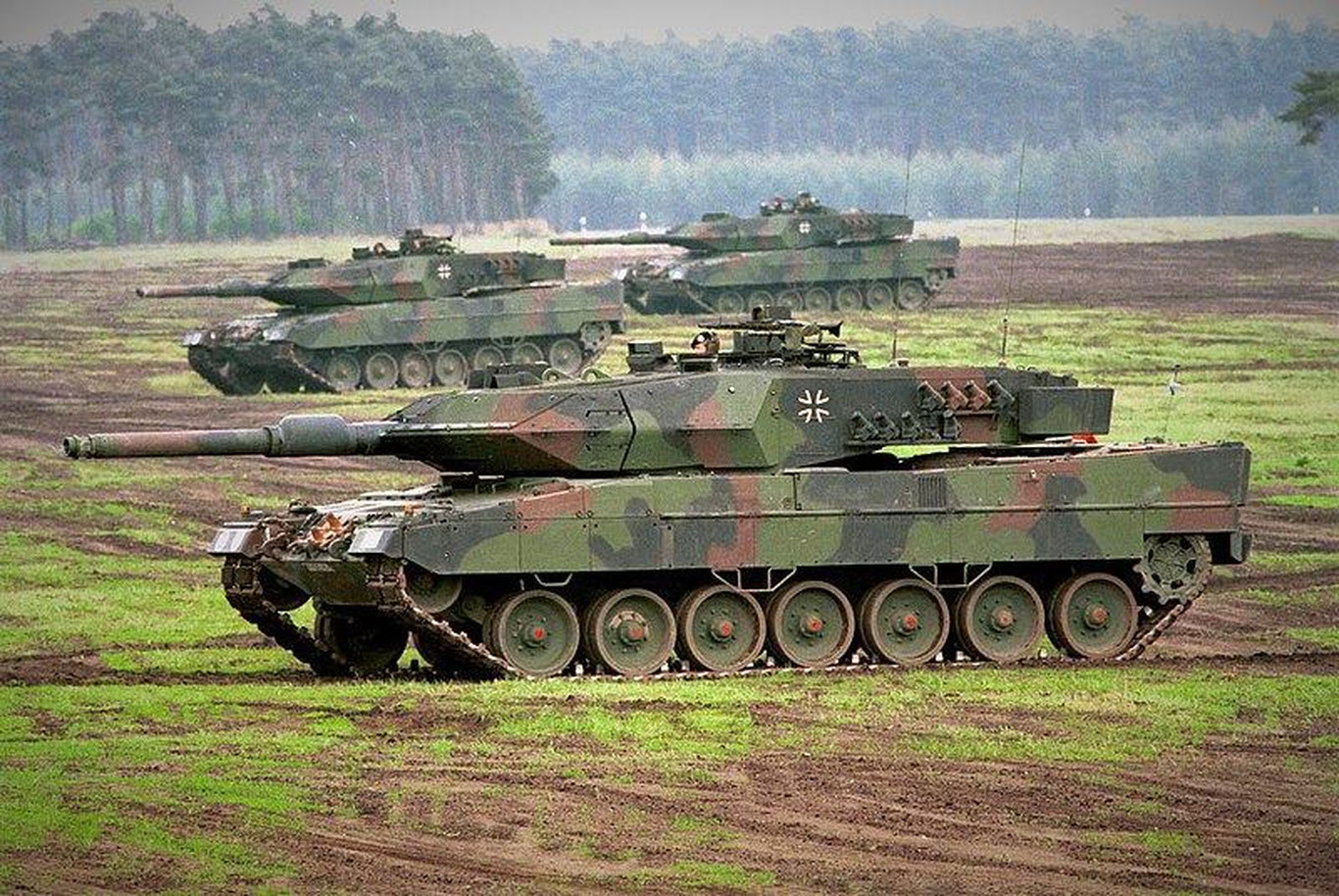 Украинага бериладиган танкларга Руминияда хизмат кўрсатилади