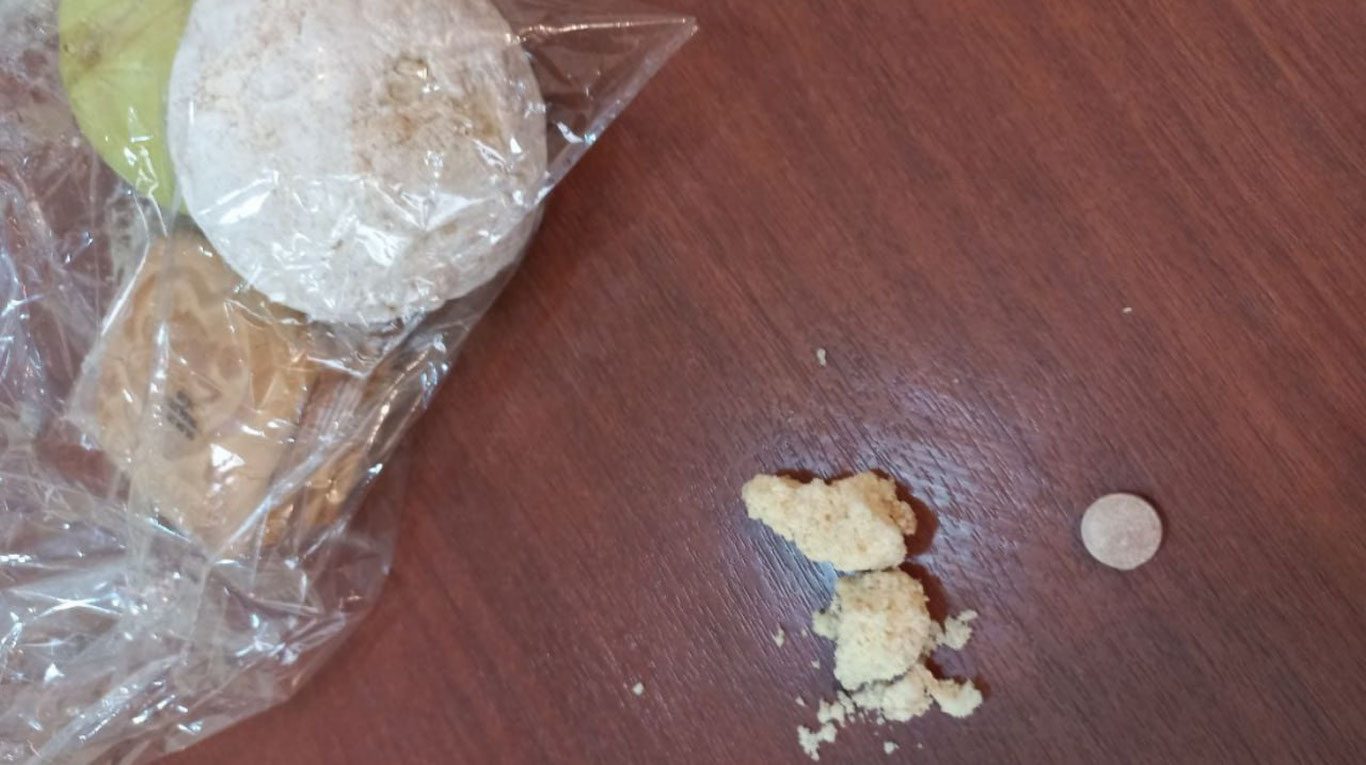 Qoraqalpog‘istonda o‘quvchilarga berilgan yegulik ichidan tabletka chiqqani aytilmoqda