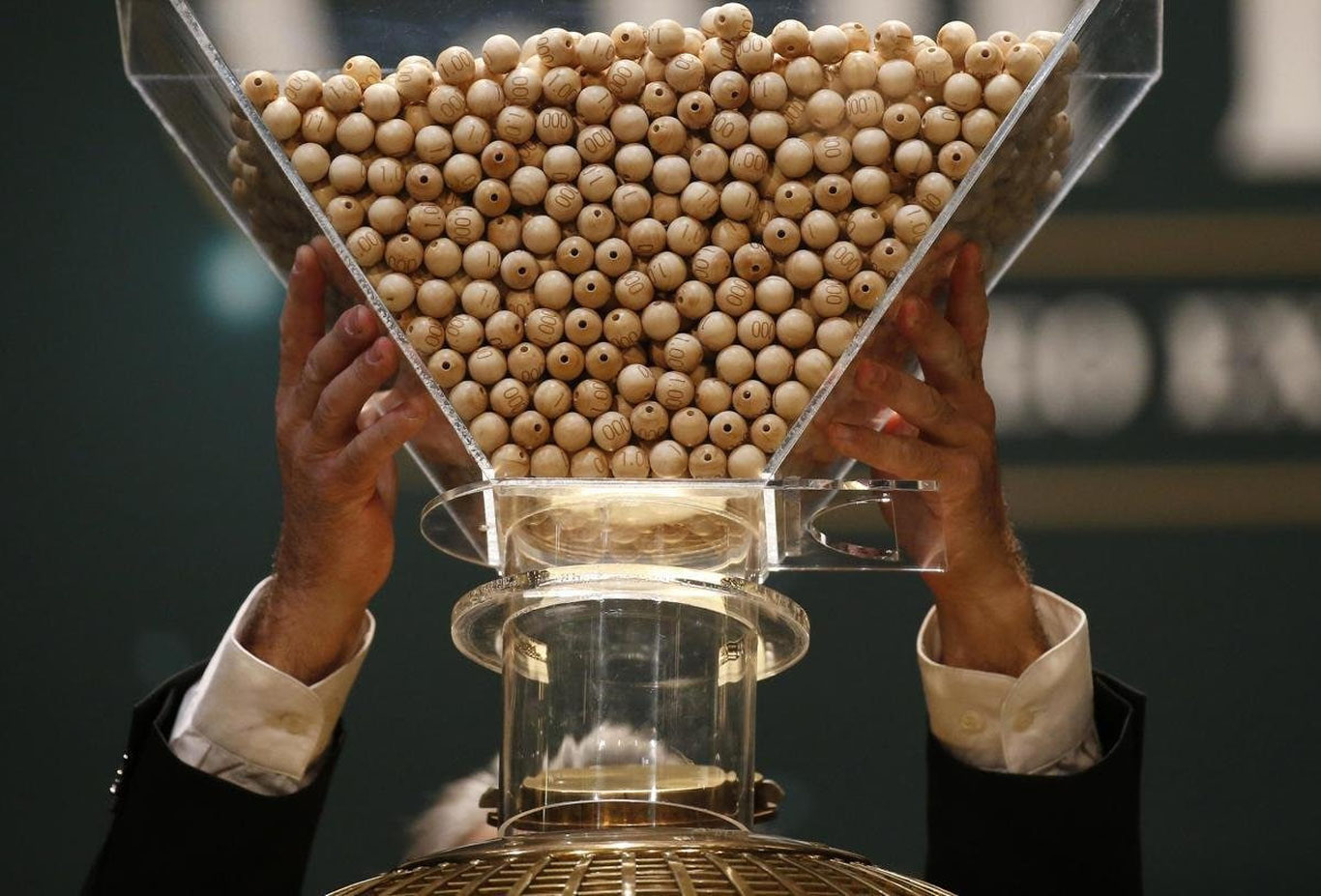 Хитойлик эркак лотереяда 365 кунлик пуллик таътилни ютиб олди