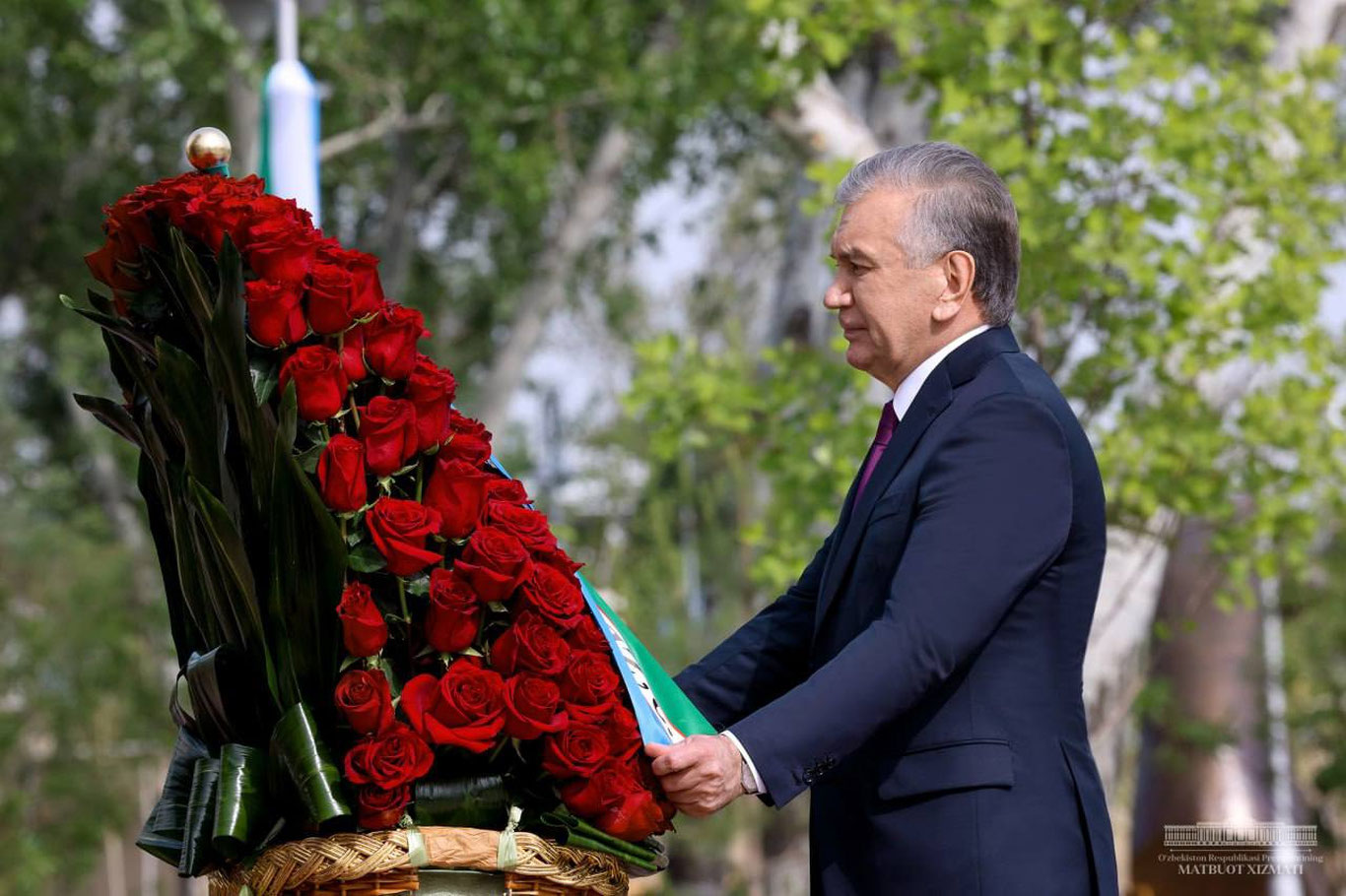 Shavkat Mirziyoyev G‘alaba bog‘iga bordi
