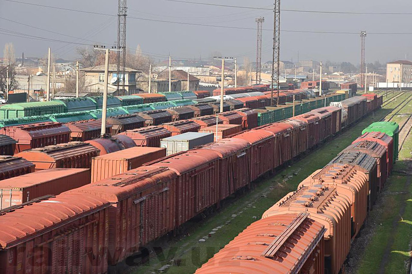 Темир йўл транспортида қанча юк ташилган?