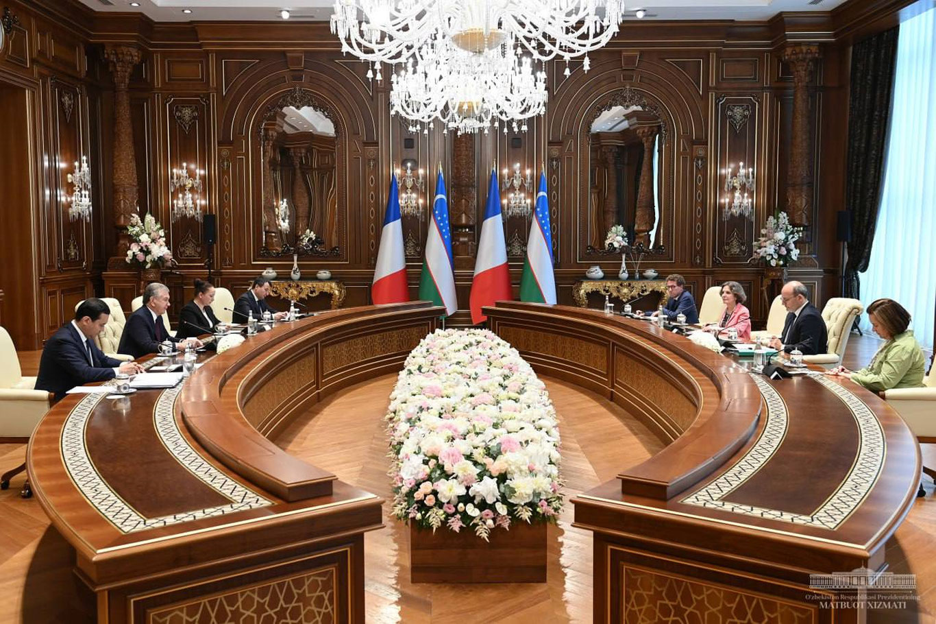 Shavkat Mirziyoyev Samarqandda Fransiya taraqqiyot agentligi bosh ijrochi direktorini qabul qildi