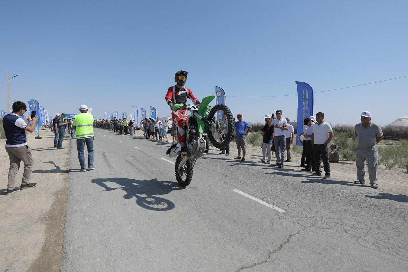 Mo‘ynoqda ekstremal avtomobil musobaqalari bo‘lib o‘tmoqda