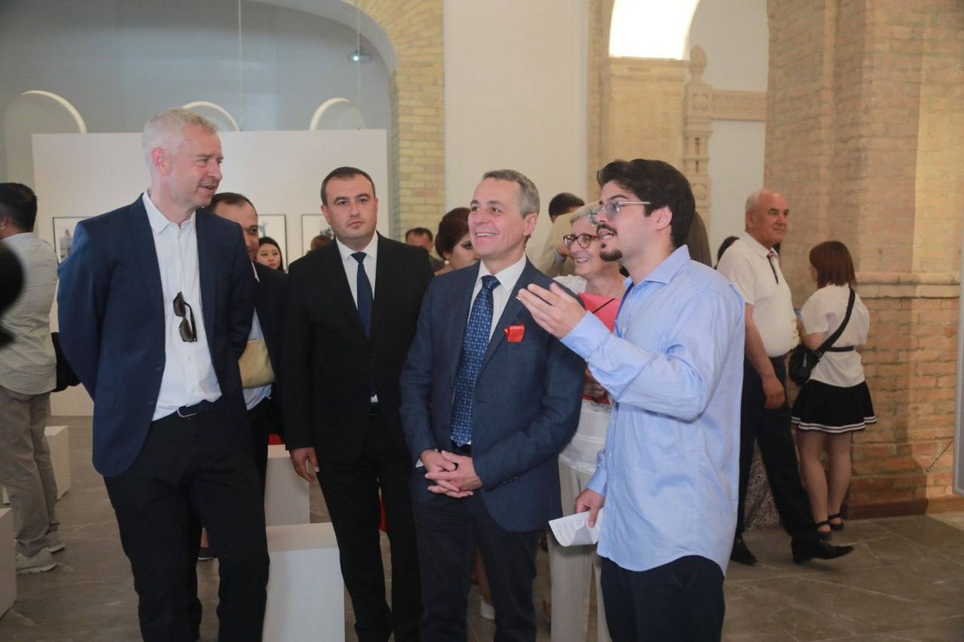 Samarqandda "Ichki ufq: 30-yillar O‘zbekistoni Ella Mayar suratlarida ko‘rgazmasi" ochildi