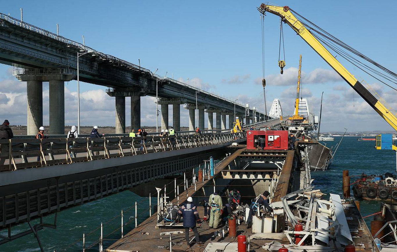 Қрим кўпригида портлаш юз бергани айтилмоқда