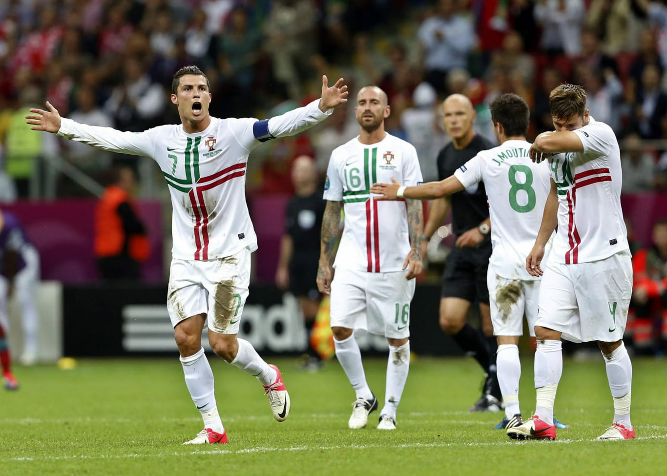 Ronaldu Portugaliya terma jamoasini tark etmoqchi emas