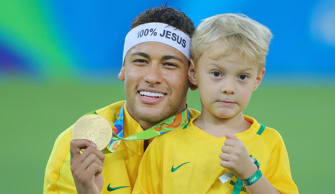 Иккинчи бор ота бўлган Неймар «ПСЖ»дан кетмоқчи эмас