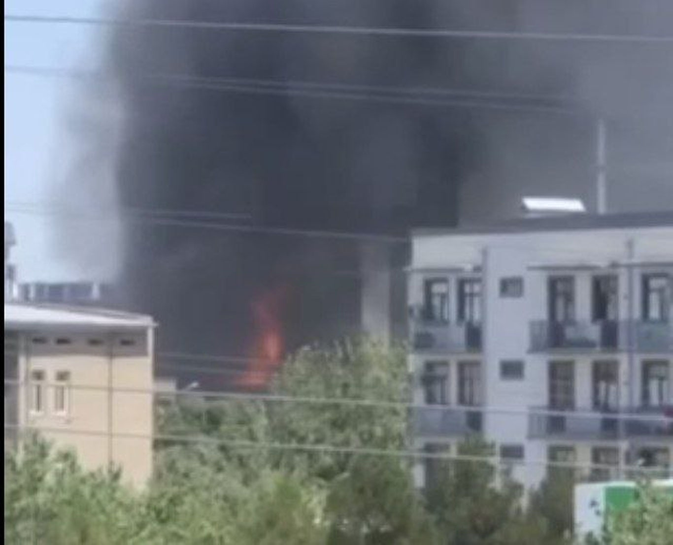 Бухородаги 9 қаватли бинода ёнғин чиқди