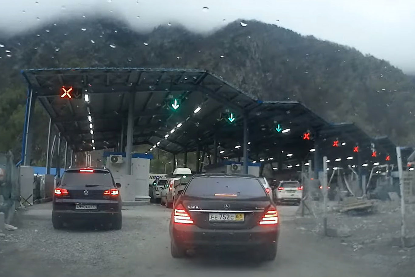 Грузия россиялик сайёҳларни мамлакатга киритмади