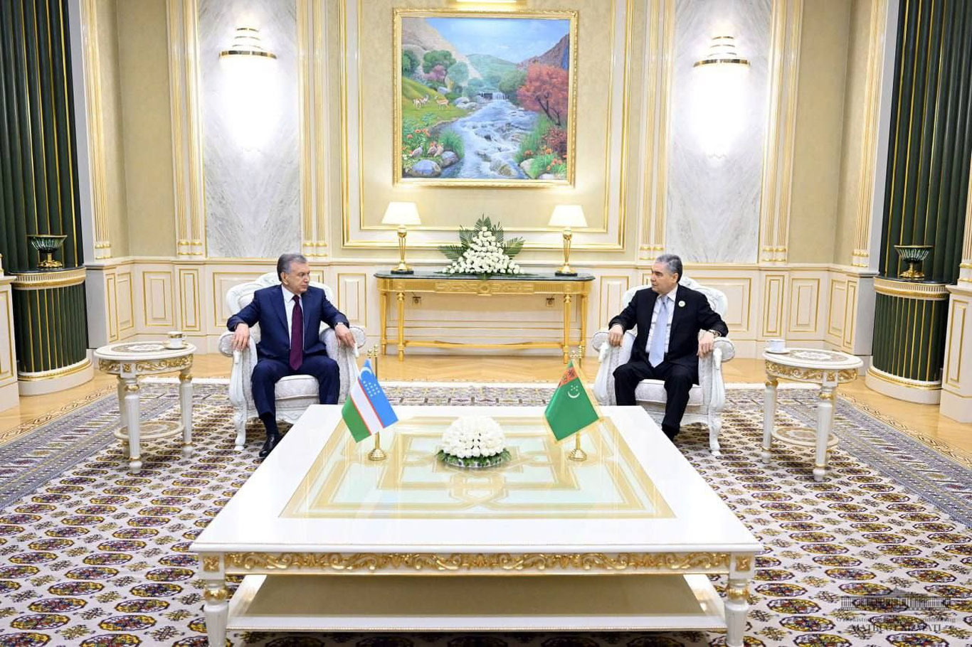 Shavkat Mirziyoyev Gurbanguli Berdimuhamedov bilan uchrashuv oʻtkazdi