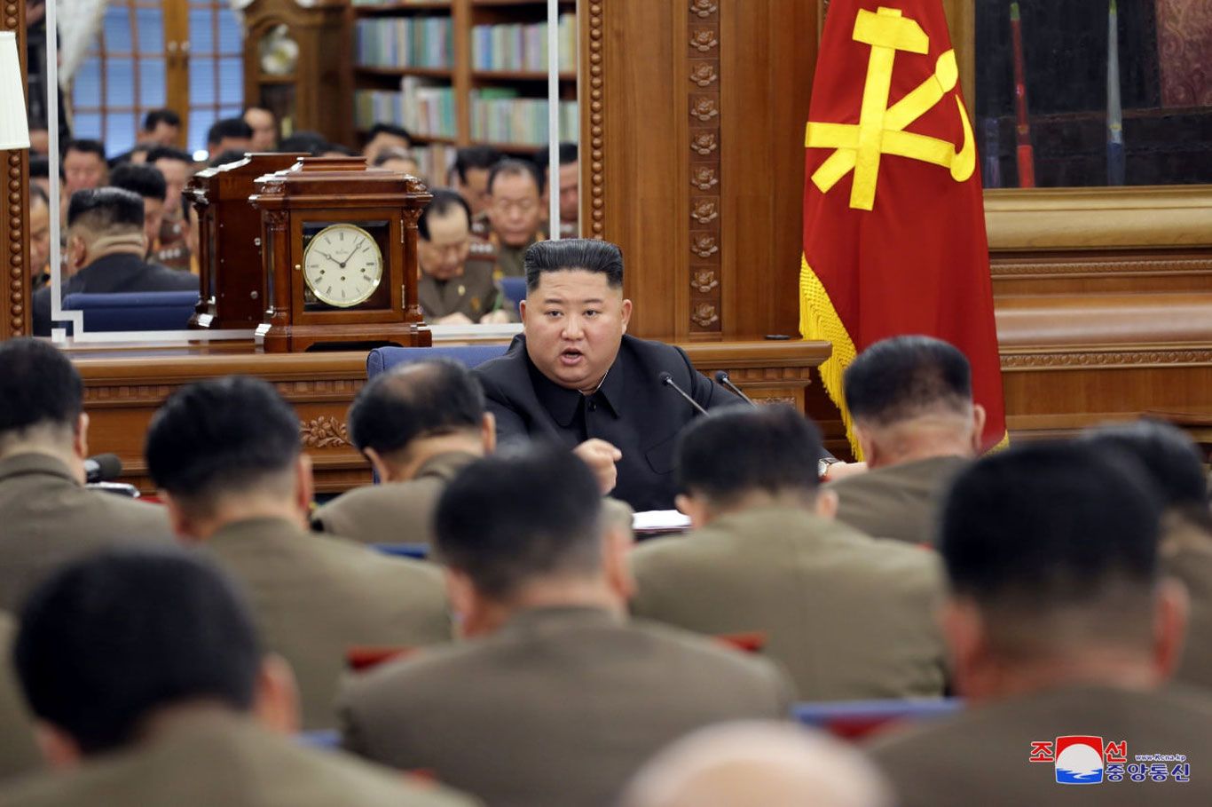 Shoyguning tashrifidan so‘ng Kim Chen In qurol ishlab chiqarishni ko‘paytirishni buyurdi