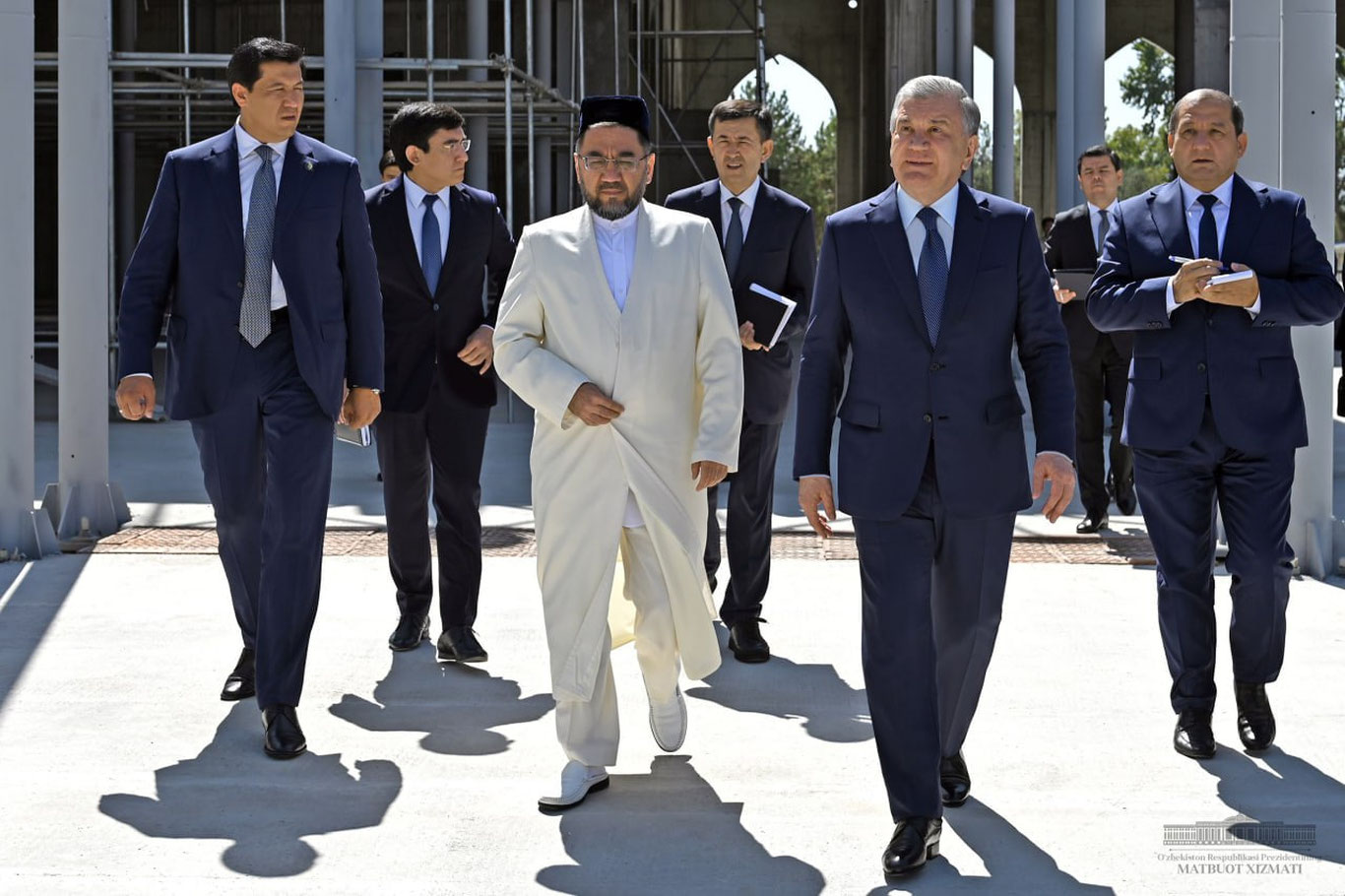 Мирзиёев Самарқандга ташрифини Имом Бухорий мажмуасини зиёрат қилишдан бошлади