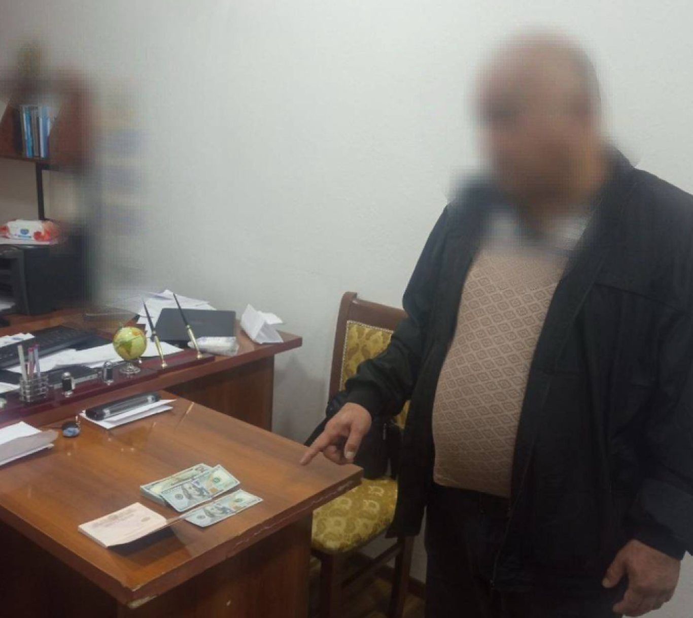 Самарқандда фуқарони 30 минг долларга АҚШга юбормоқчи бўлган шахс ушланди