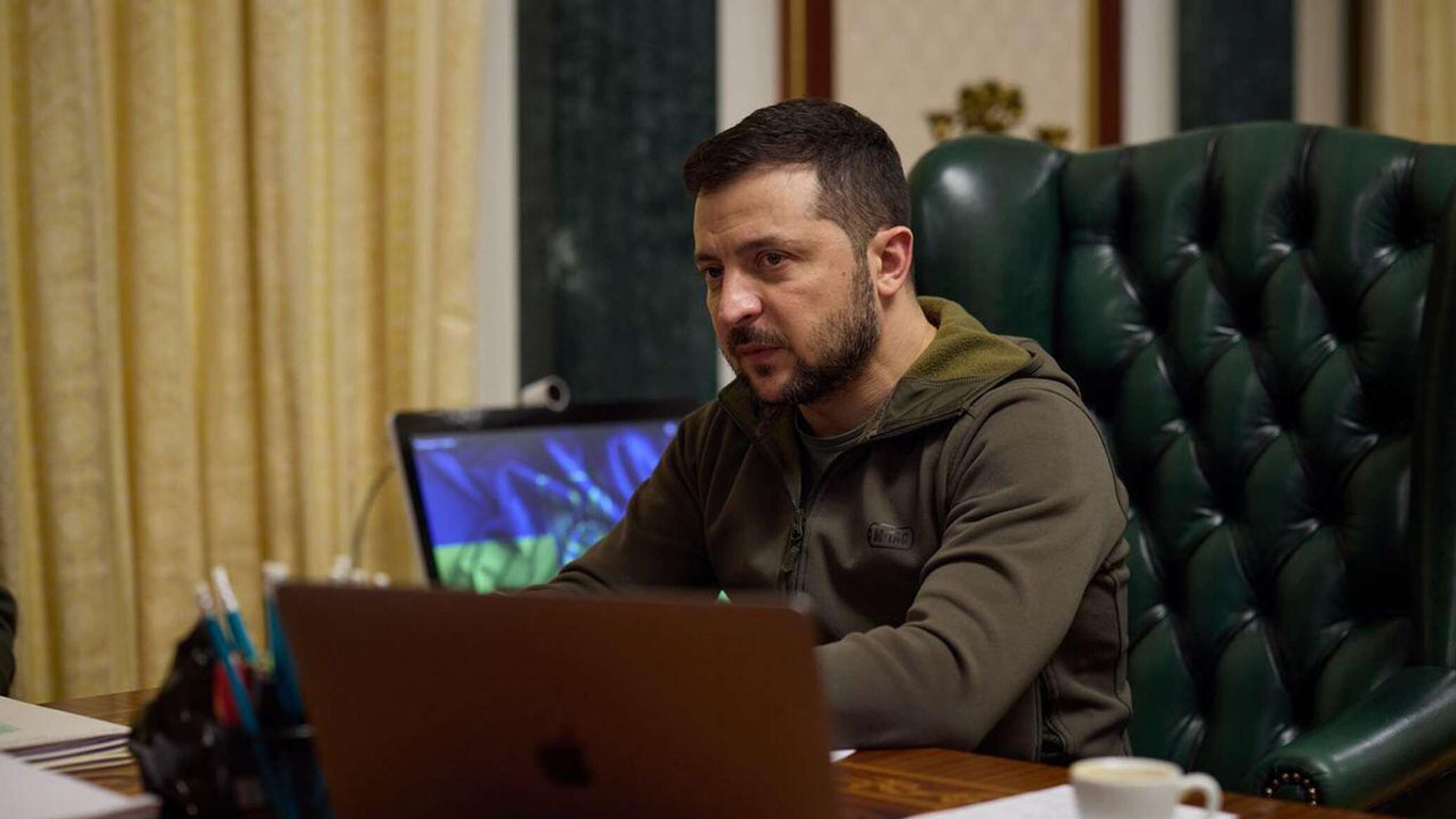 Зеленский: 10 миллион украиналик чироқсиз ўтирибди