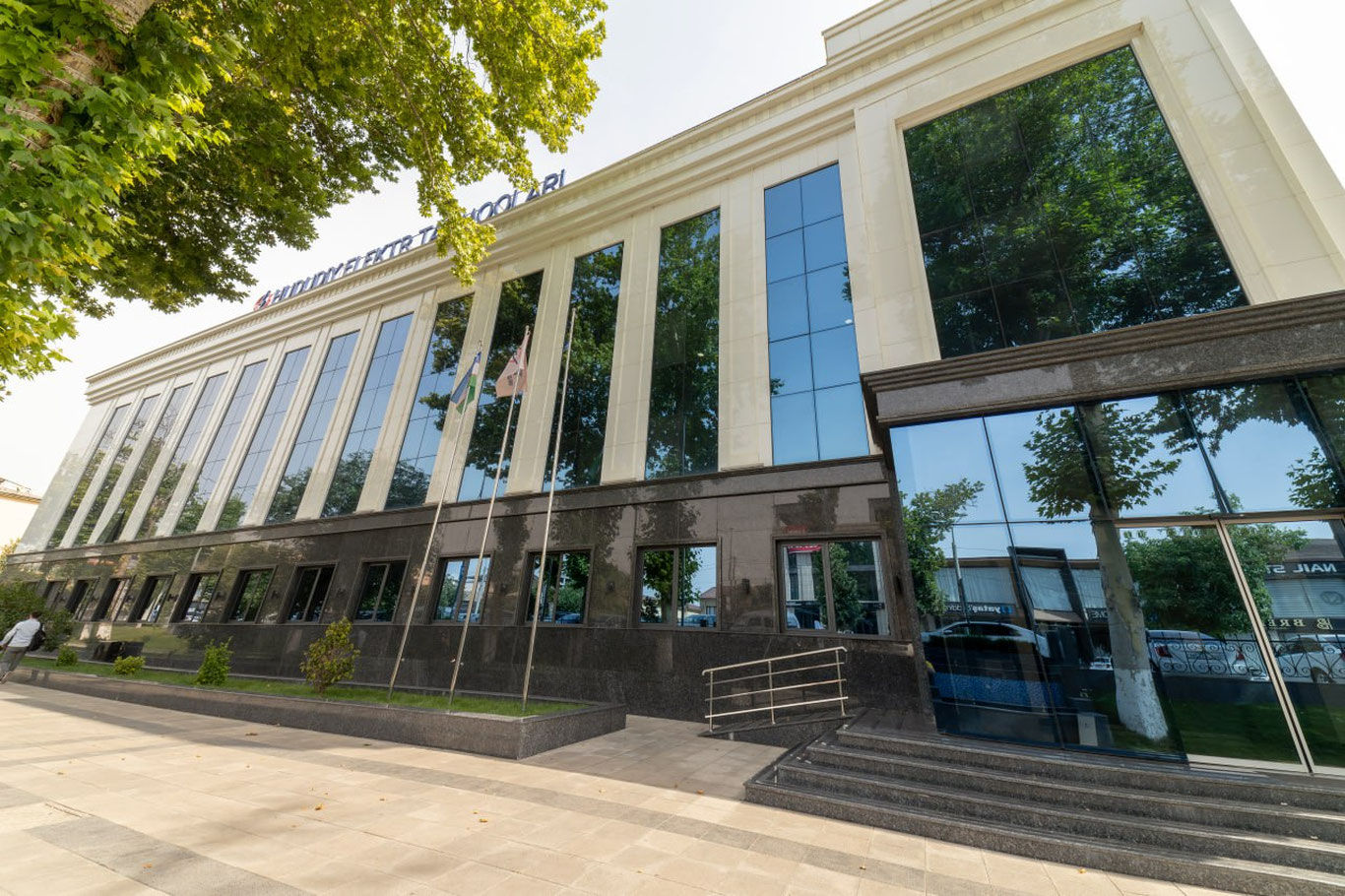 «Ҳудудий электр тармоқлари» 15,2 млн сўмга бир дона шахмат сотиб олди