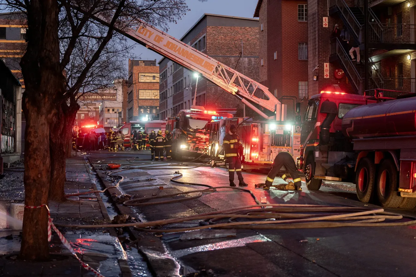ЖАРдаги бинода катта ёнғин юз берди