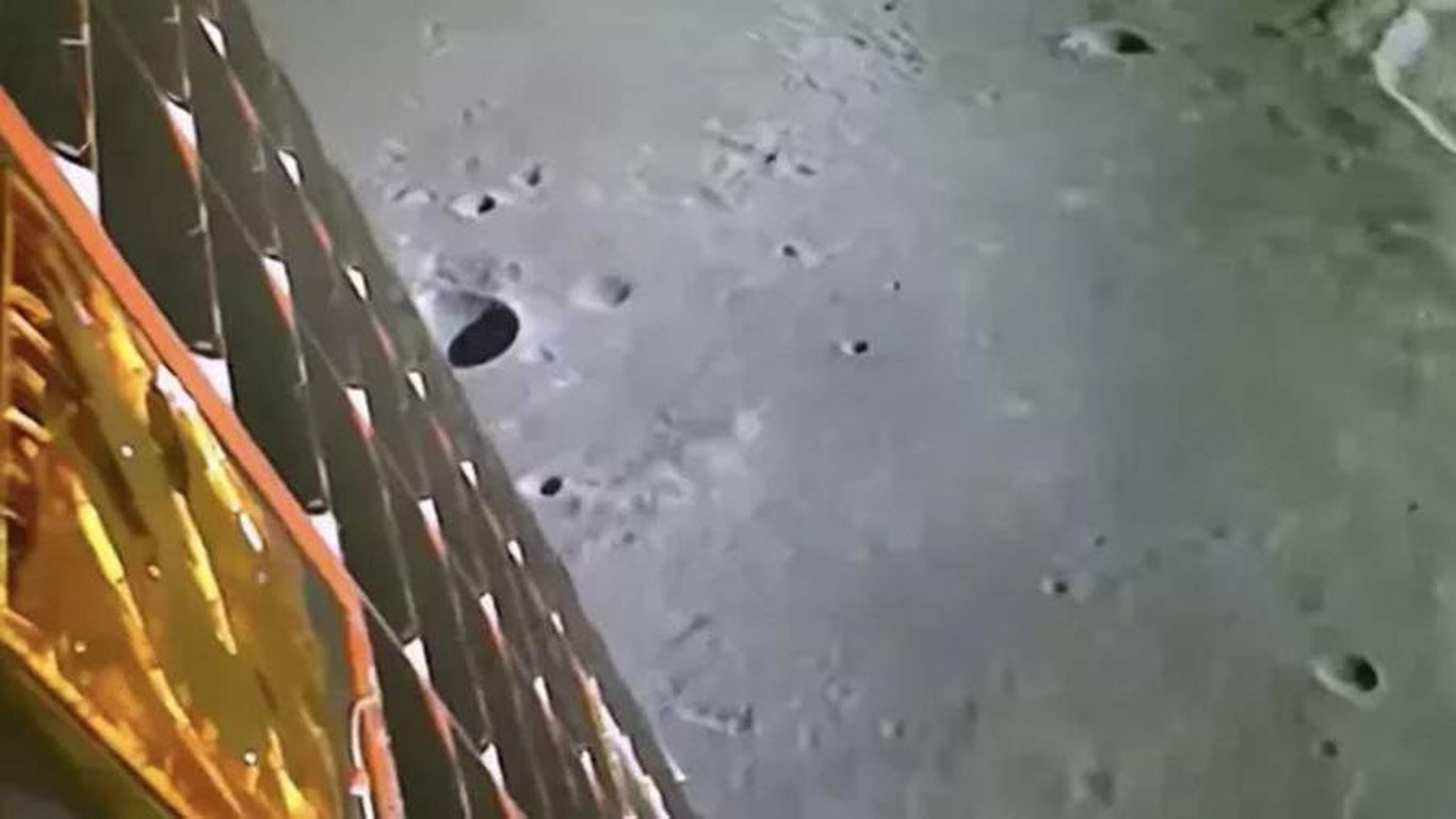 Ҳиндистонликлар Ойда олтингугурт борлигини тасдиқлади